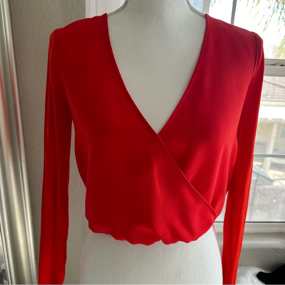 Bebe High-low hem Crop Top
